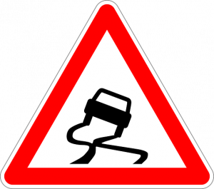 značka pozor šmyk